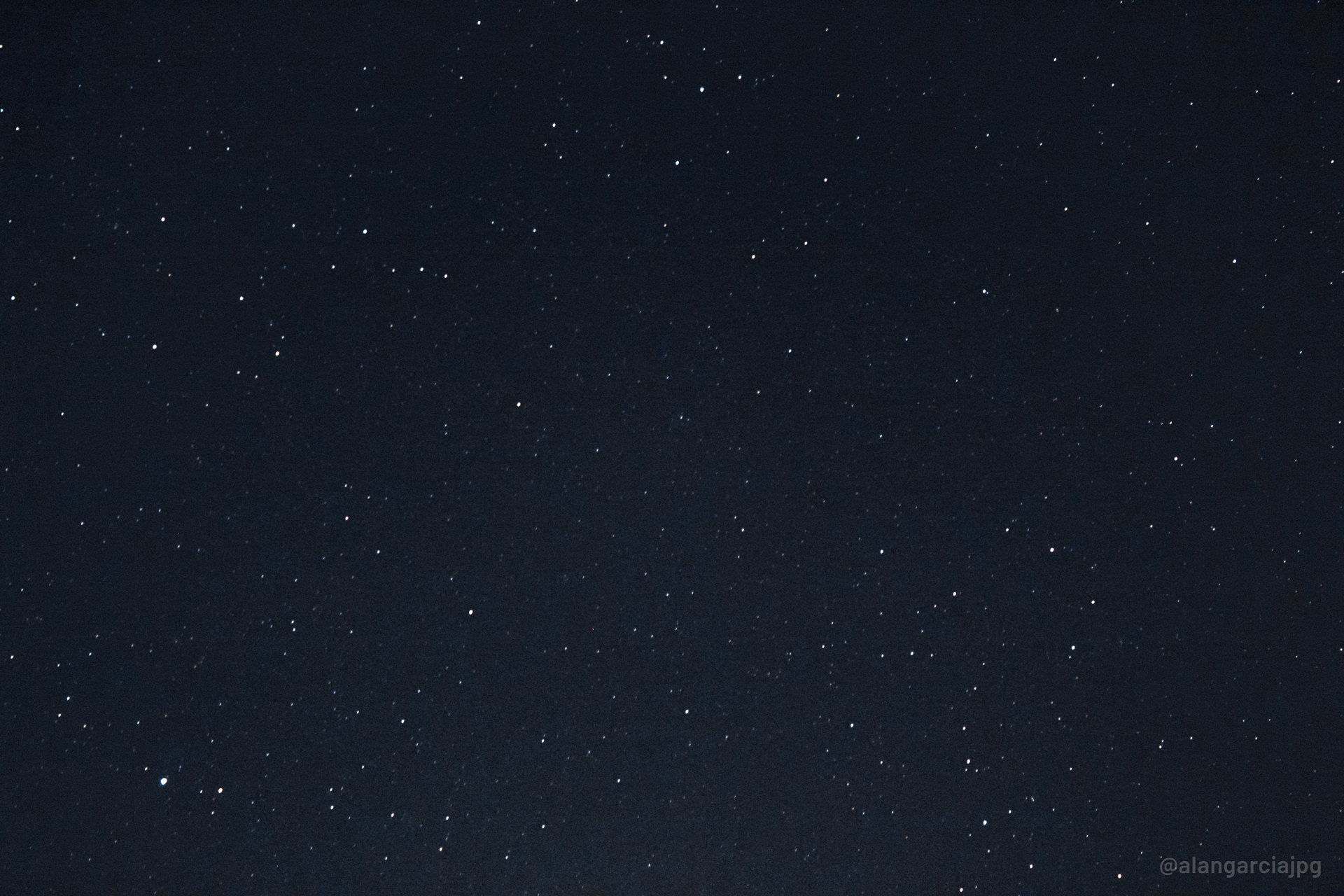 Noche con cielo de estrellas en Apan, Hidalgo.