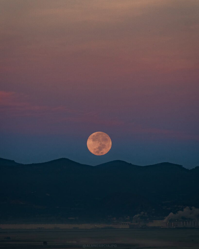 Luna llena al amanecer, Apan, Hgo.