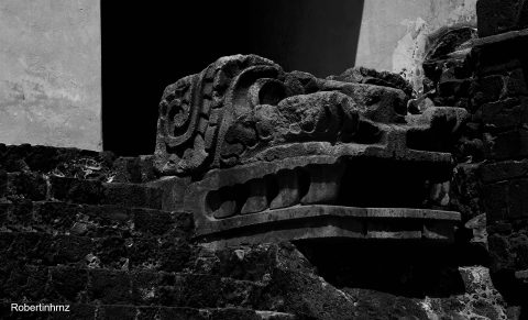 Escultura de Quetzalcóatl.